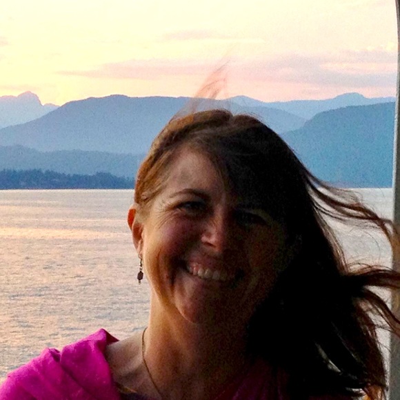 Meet your Posher, Jennifer - Picture 1 of 1